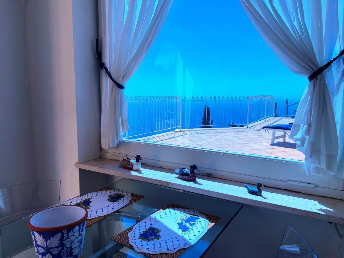 Regina Di Capri - Suite Vista Faraglioni Bagian luar foto