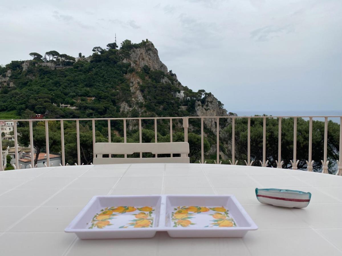 Regina Di Capri - Suite Vista Faraglioni Bagian luar foto