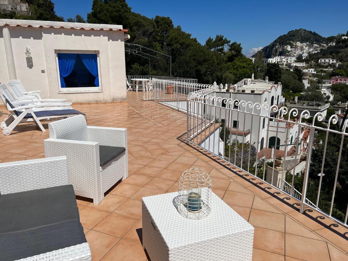 Regina Di Capri - Suite Vista Faraglioni Bagian luar foto